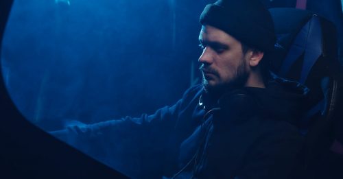 découvrez comment identifier et éviter les arnaques sur tinder pour naviguer en toute sécurité et protéger vos informations personnelles lors de vos rencontres en ligne.